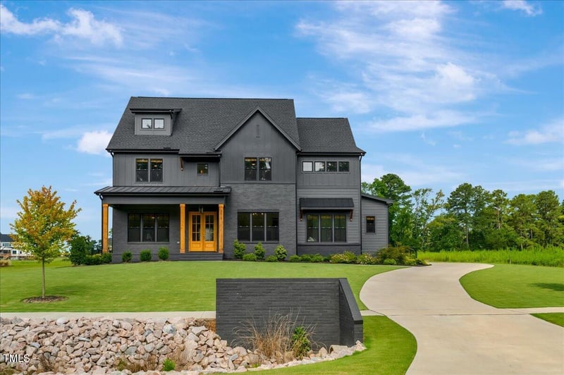 372 Meadow Walk Dr, Fuquay Varina, NC 27526
