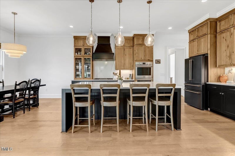 372 Meadow Walk Dr, Fuquay Varina, NC 27526