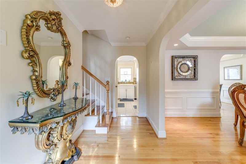 3720 Huntleigh Dr, Raleigh, NC 27604