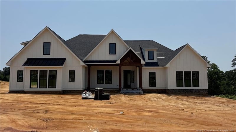 3720 Riverhill Dr, Fayetteville, NC 28306