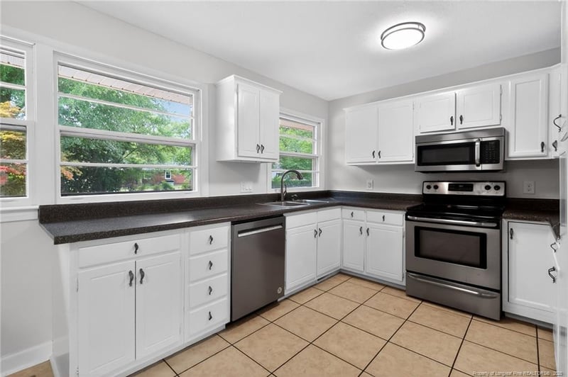 3721 Berger Dr, Fayetteville, NC 28304