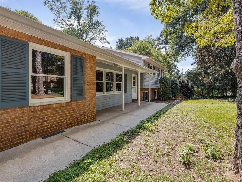 3721 Eakley Ct, Raleigh, NC 27606