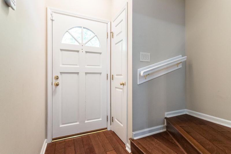 3722 Carnegie Ln, Raleigh, NC 27612