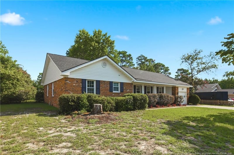 3724 Masters Dr, Hope Mills, NC 28348