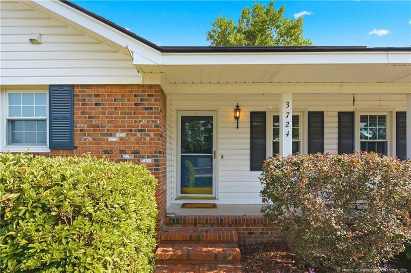 3724 Masters Dr, Hope Mills, NC 28348