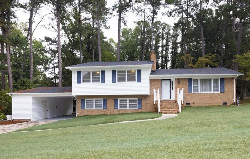 3724 Vesta Dr, Raleigh, NC 27603