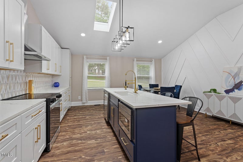 3725 Fernwood Dr, Raleigh, NC 27612