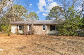 3726 Pioneer Dr, Hope Mills, NC 28348