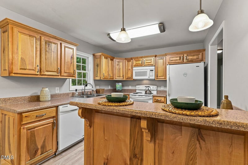 3728 Air Park Rd, Fuquay Varina, NC 27526