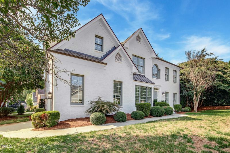 3728 Cliff Haven Dr, Raleigh, NC 27615