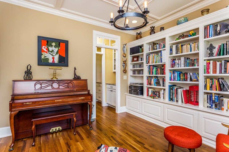 373 Dark Forest Dr, Chapel Hill, NC 27516