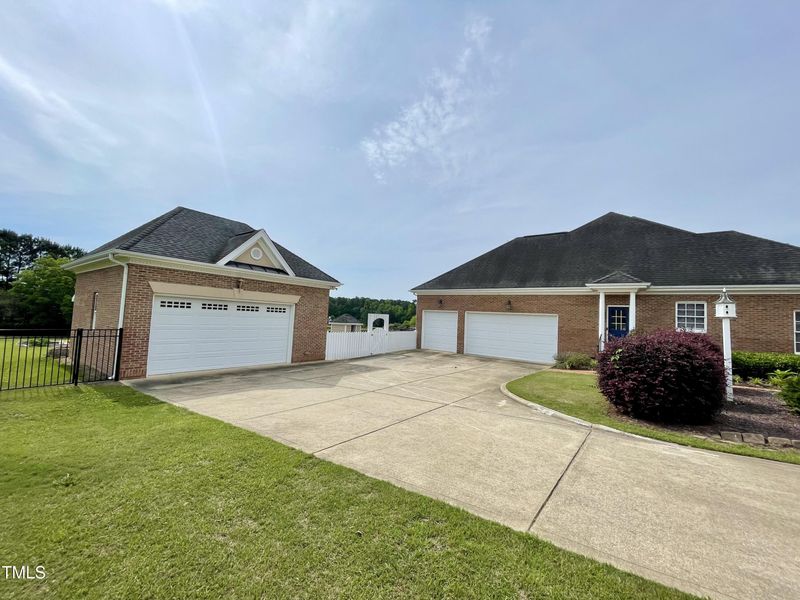 3733 Johnson Pond Rd, Apex, NC 27539
