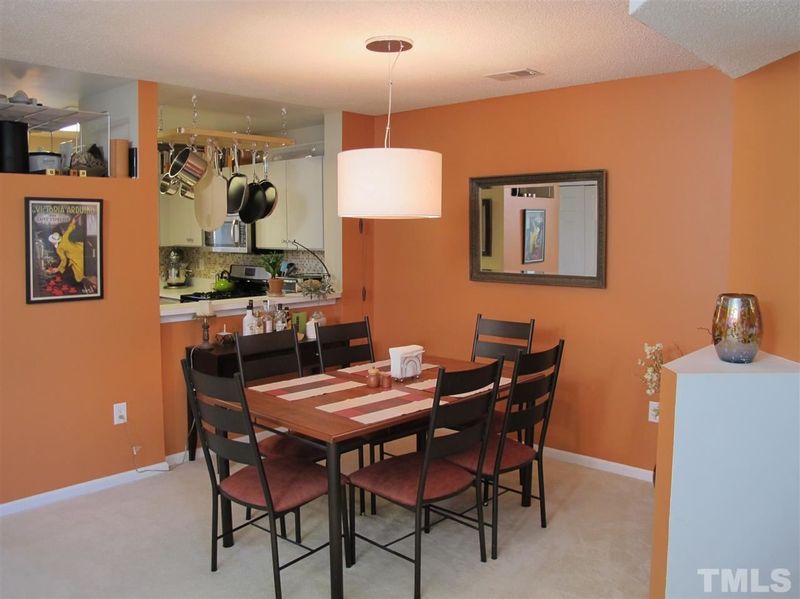 3734 Carnegie Ln, Raleigh, NC 27612