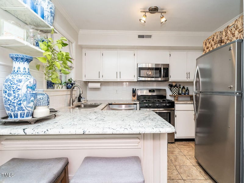 3736 Jamestown Cir, Raleigh, NC 27609
