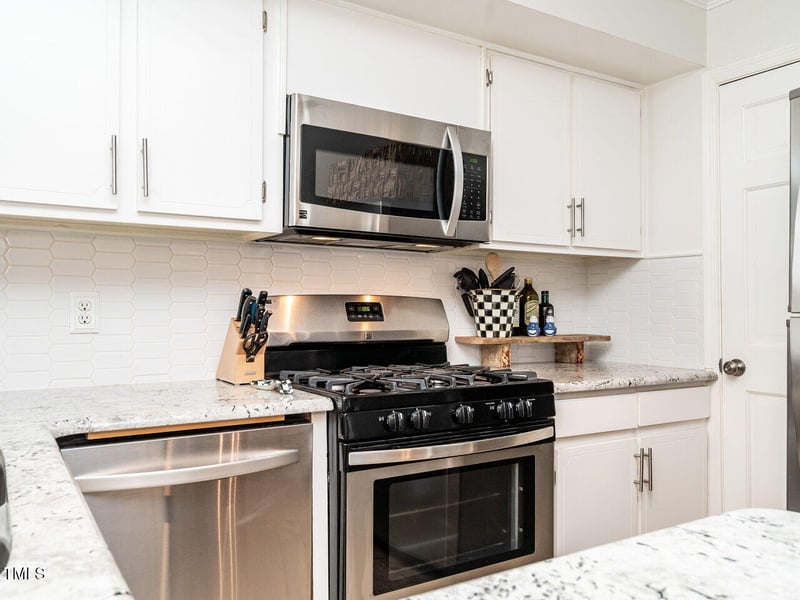 3736 Jamestown Cir, Raleigh, NC 27609