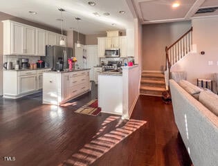 374 Falcon Ct, Clayton, NC 27520