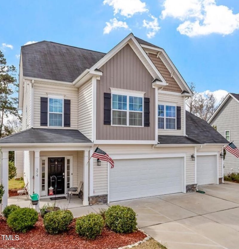 374 Falcon Ct, Clayton, NC 27520