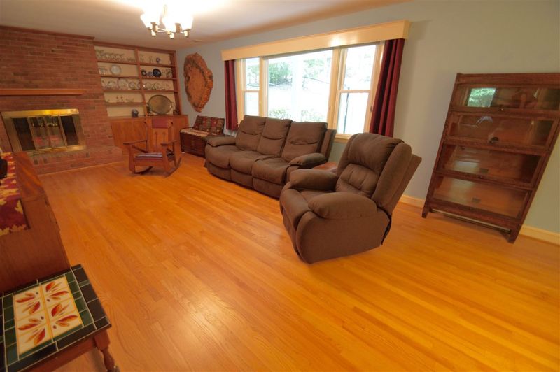 374 Wesley Ct, Chapel Hill, NC 27516