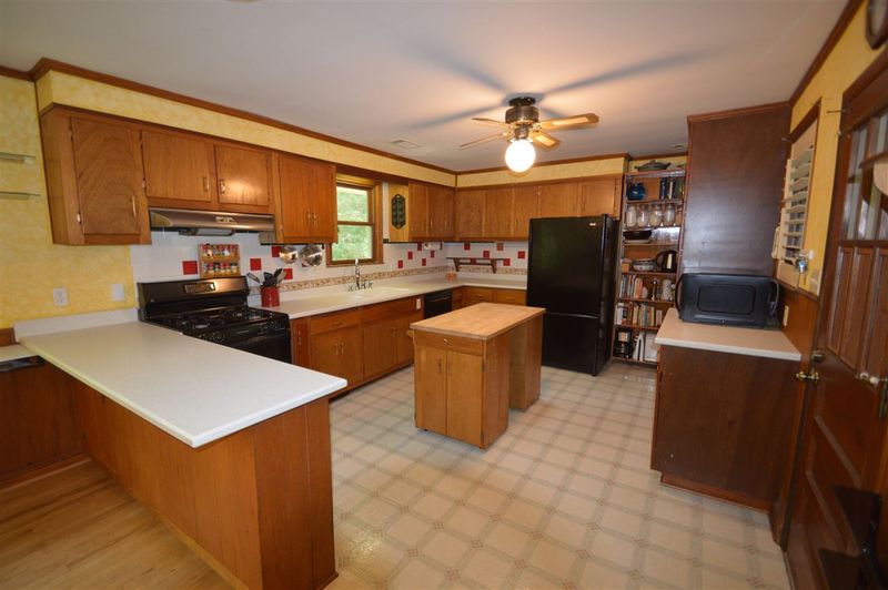 374 Wesley Ct, Chapel Hill, NC 27516