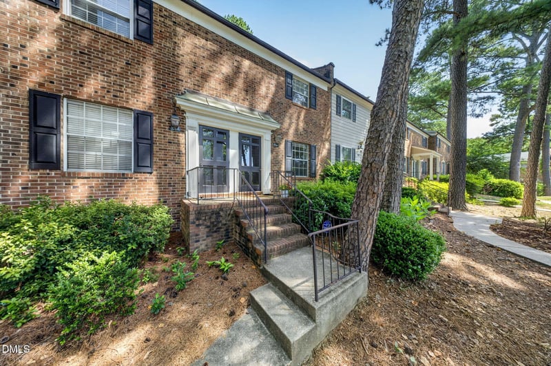 3744 Jamestown Cir, Raleigh, NC 27609