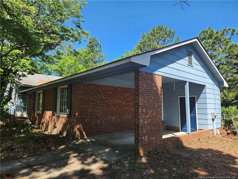 3748 Masters Dr, Hope Mills, NC 28348