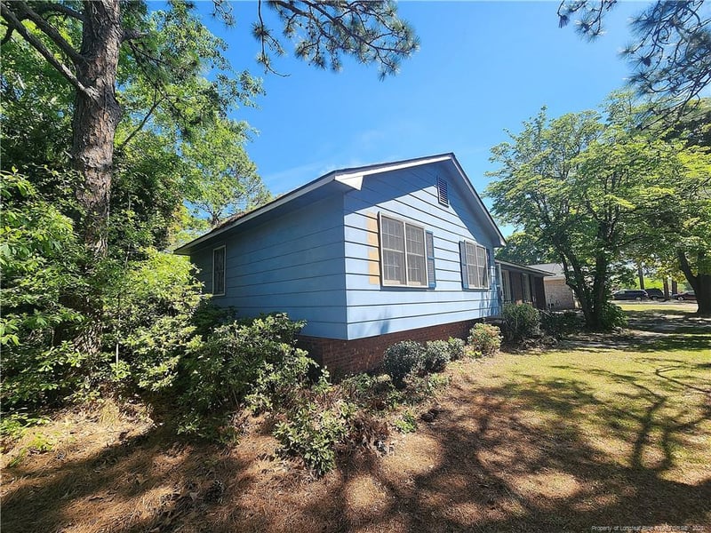 3748 Masters Dr, Hope Mills, NC 28348