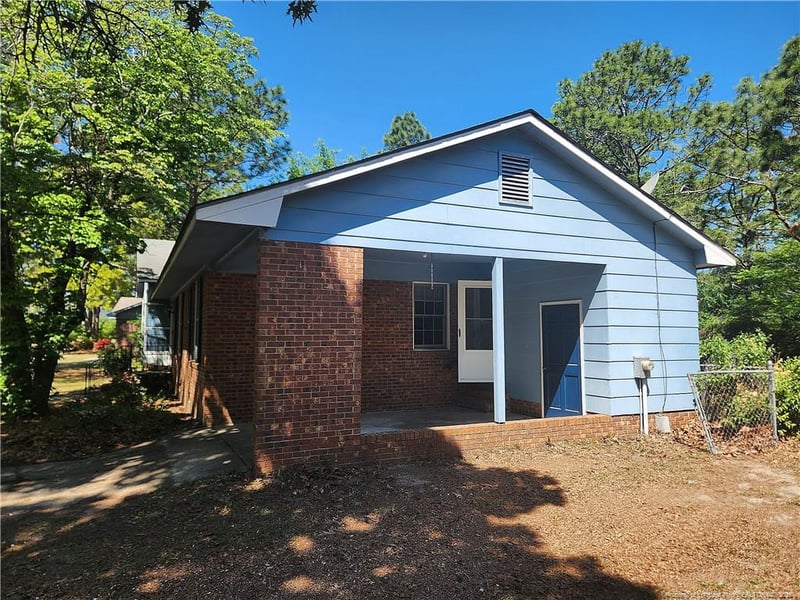 3748 Masters Dr, Hope Mills, NC 28348