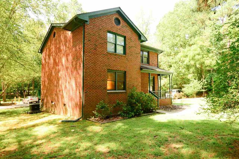375 A Umstead Dr #A, Chapel Hill, NC 27516