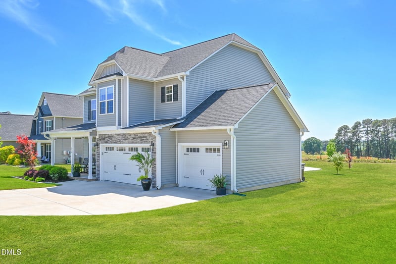 375 Pond Mountain Dr, Clayton, NC 27520