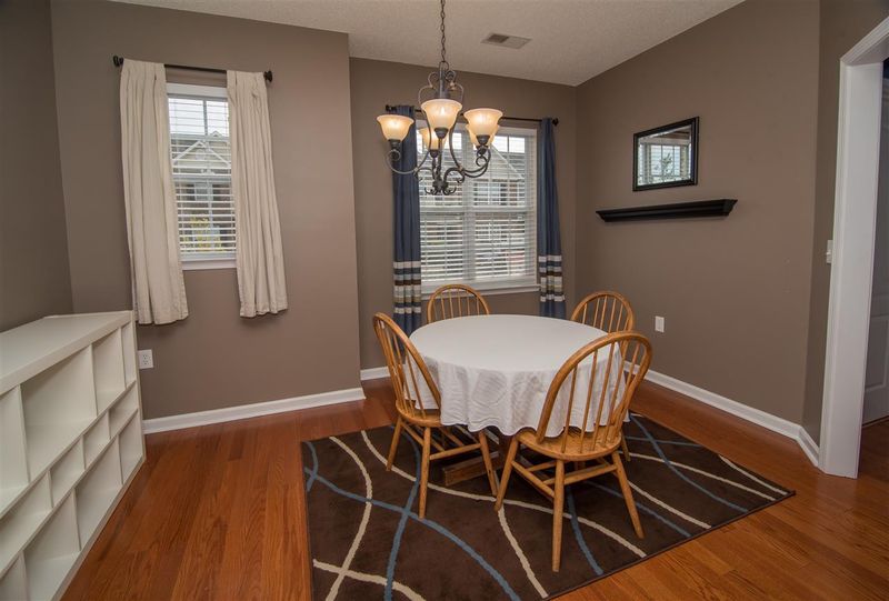 375 E Willhaven Dr, Fuquay Varina, NC 27526