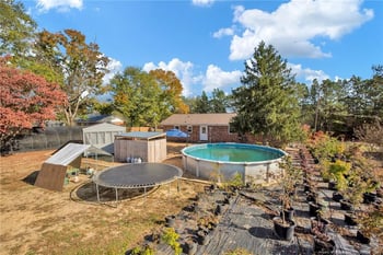 3754 Golfview Dr, Hope Mills, NC 28348