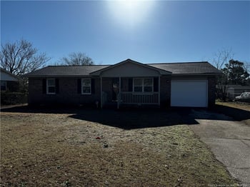 3757 Colonial Cv, Hope Mills, NC 28348