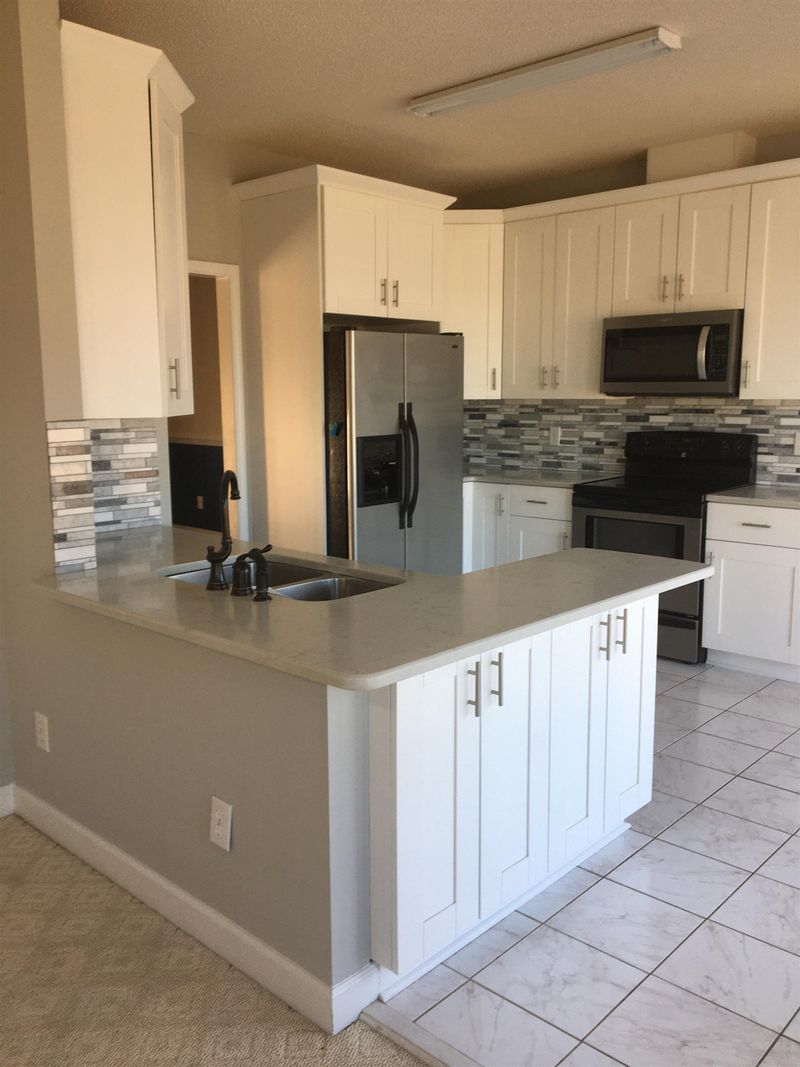 376 Riverwood Dr, Clayton, NC 27527