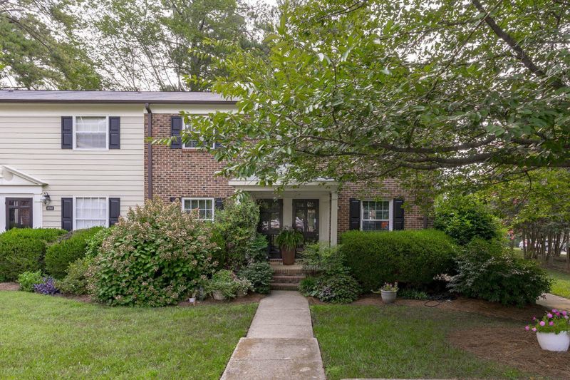 3761 Jamestown Cir #3761, Raleigh, NC 27609