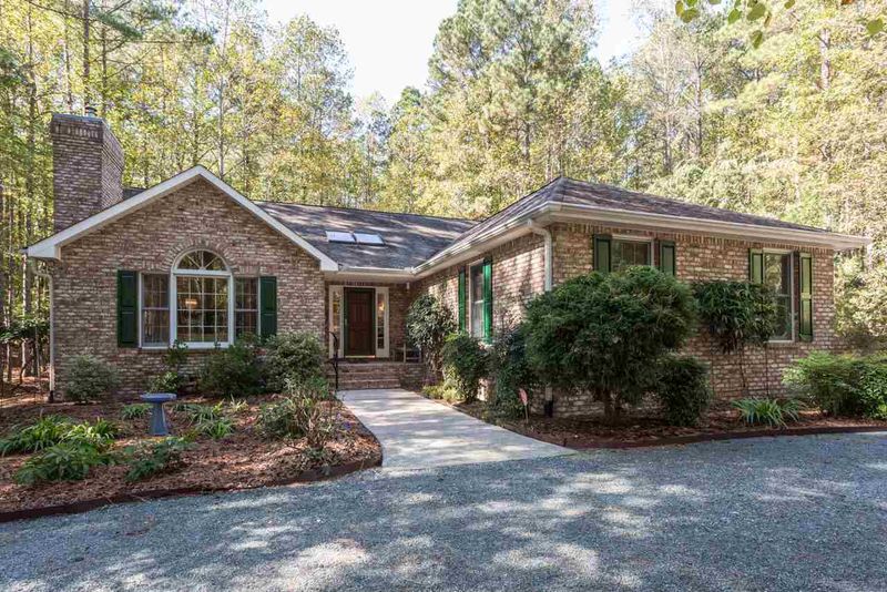 377 Chatham Dr, Chapel Hill, NC 27516