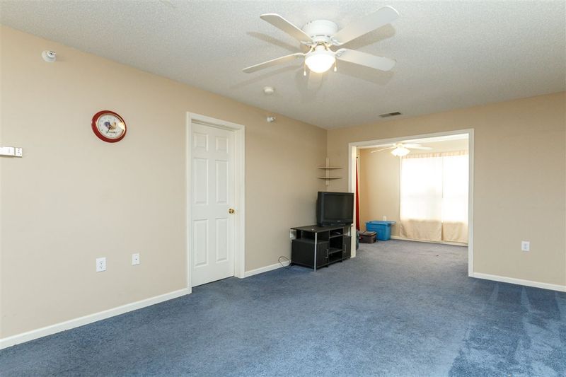3770 Pardue Woods Pl #303, Raleigh, NC 27602
