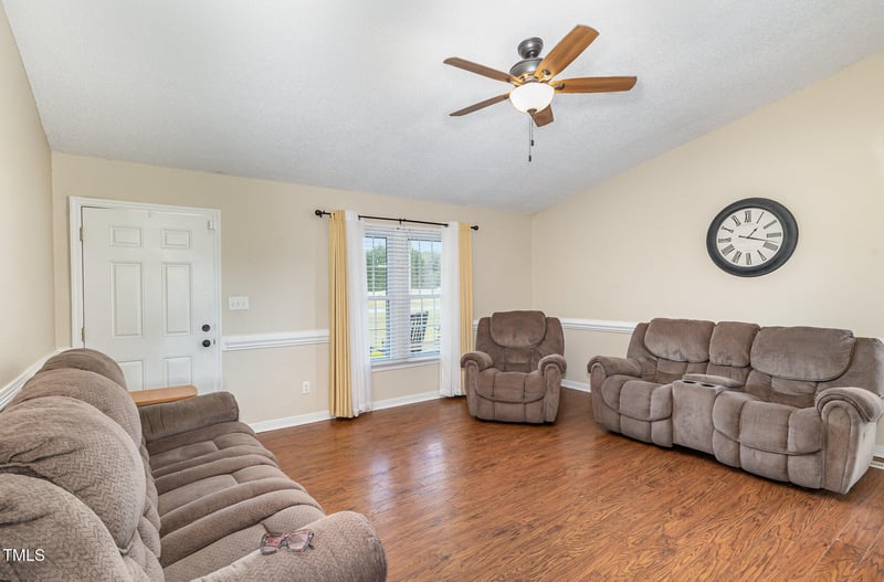 378 Carmil Dr, Selma, NC 27576