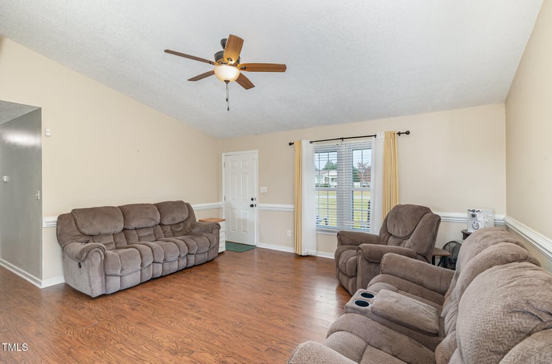 378 Carmil Dr, Selma, NC 27576