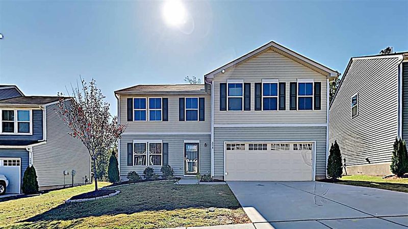 378 Fieldspar Ln, Clayton, NC 27520