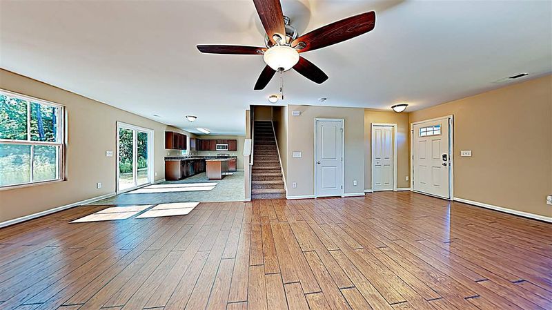 378 Fieldspar Ln, Clayton, NC 27520
