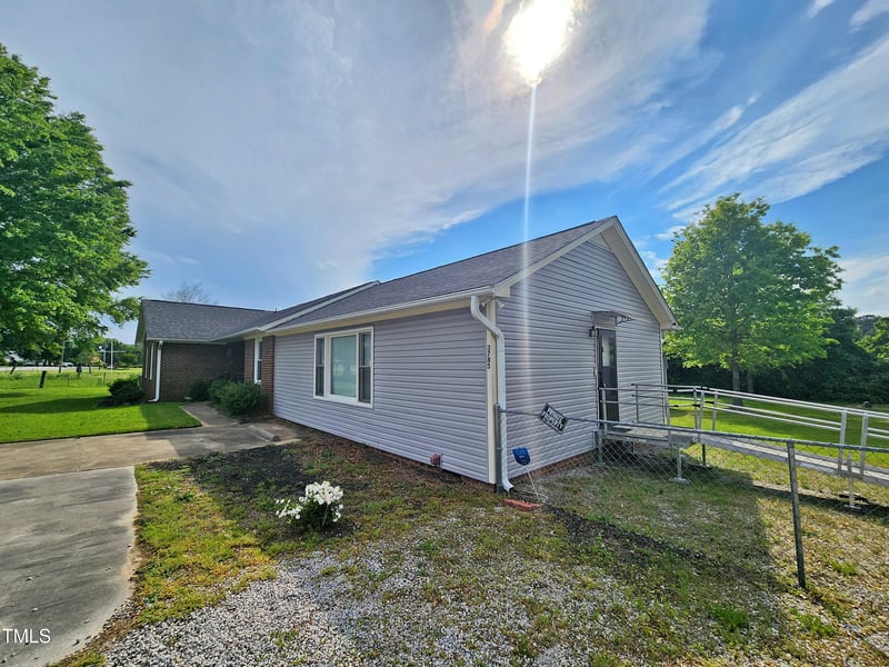 3785 Little Creek Church Rd, Clayton, NC 27520