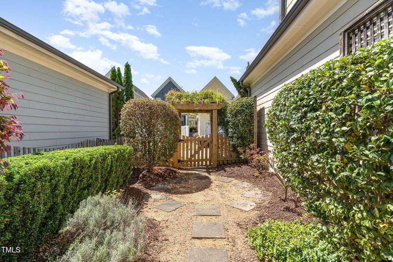 379 Tobacco Farm Way, Chapel Hill, NC 27516
