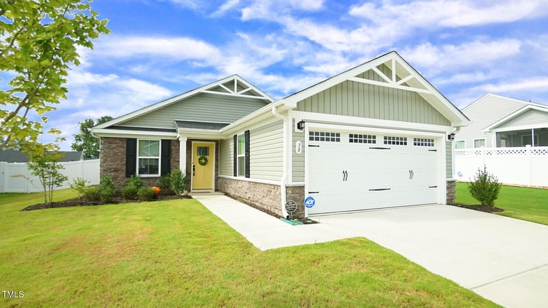 38 Clove Hitch Ln, Fuquay Varina, NC 27526