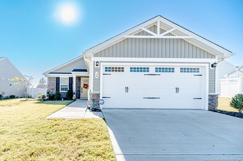 38 Clove Hitch Ln, Fuquay Varina, NC 27526