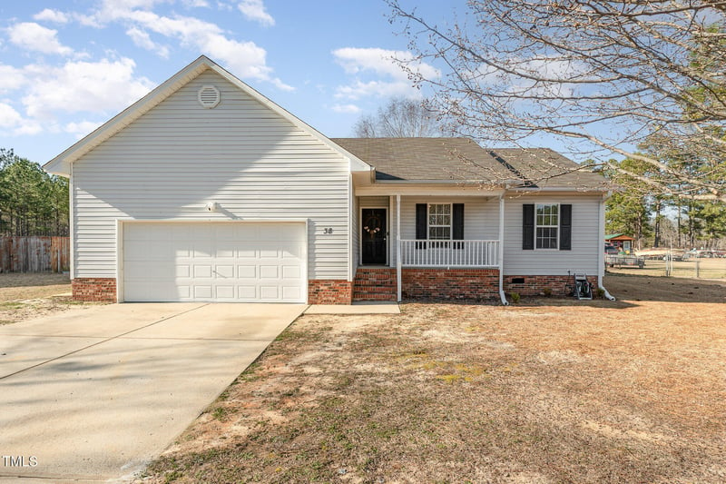 38 Colonial Hills Dr, Lillington, NC 27546