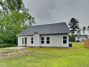 38 Coventry Ln, Lillington, NC 27546