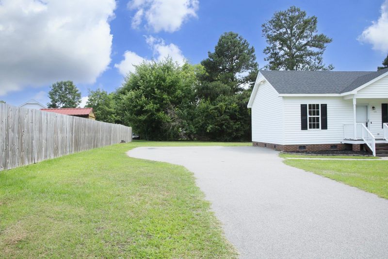 38 Deer Haven Dr, Angier, NC 27501