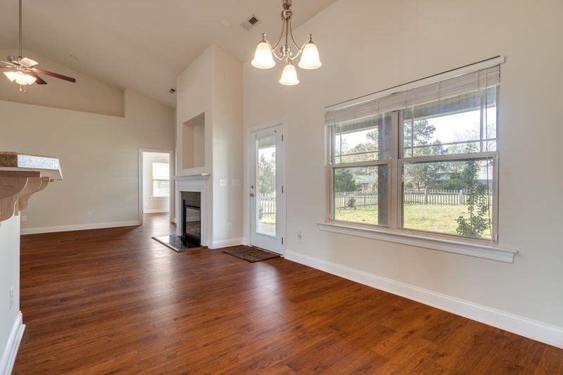 38 Fairhaven Dr, Zebulon, NC 27597