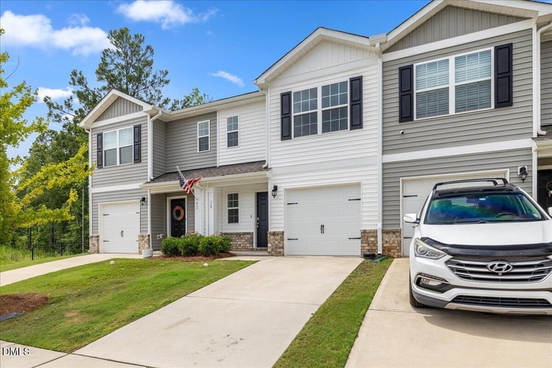 38 March Creek Dr, Fuquay Varina, NC 27526