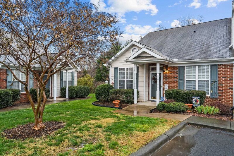 38 Signet Dr, Durham, NC 27704
